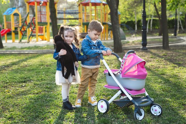 Poussette pour bébé reborn pas cher : le guide indispensable